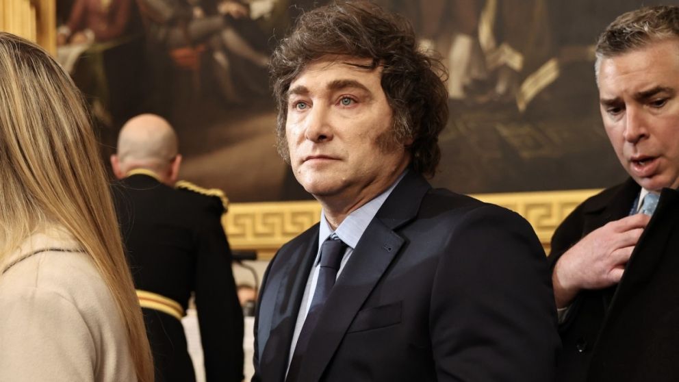 El diario encontró testimonios de empresarios cripto que hablaron de pedidos de dinero