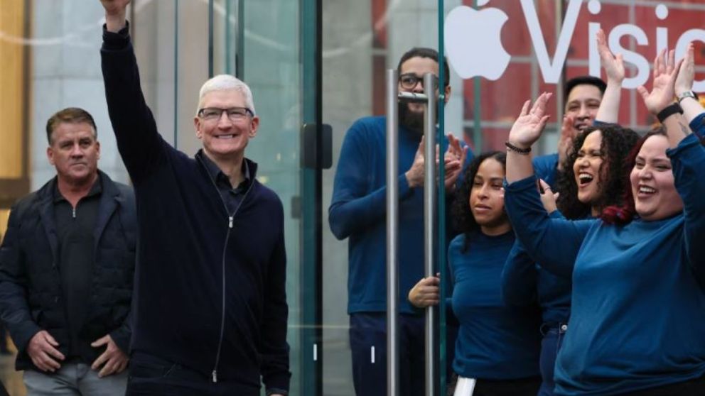Tim Cook, CEO de Apple, defendió las políticas de diversidad