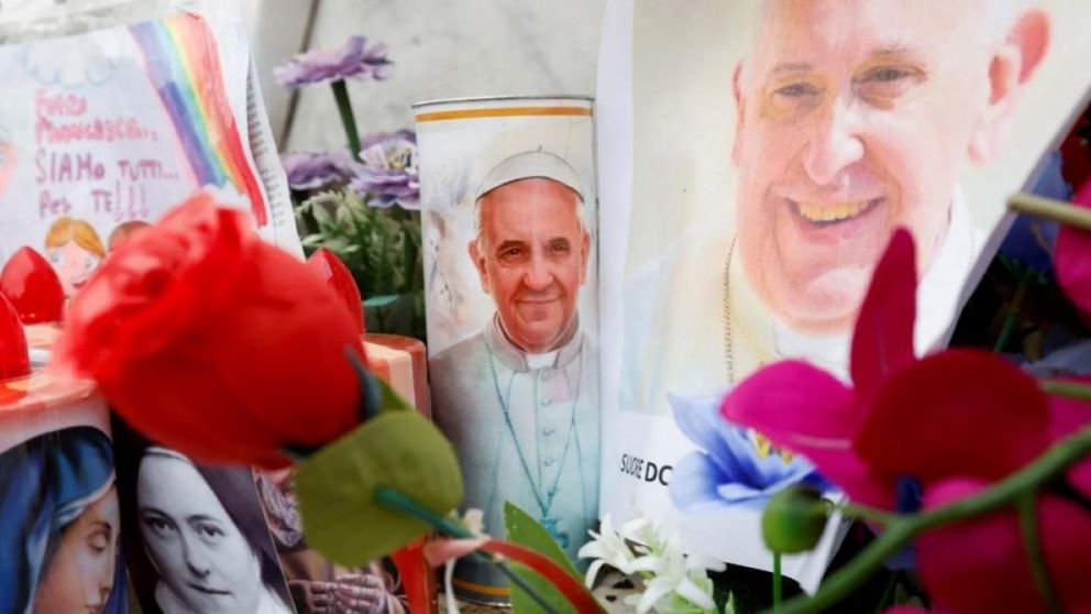 El Papa Francisco fue internado hace diez días por una bronquitis que derivó en una neumonía bilateral
