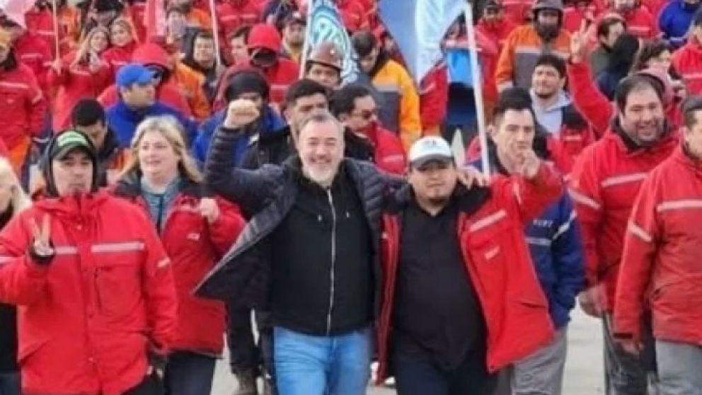  El sindicato emiti� un comunicado luego de que Javier Milei decidiera transformar Yacimientos Carbon�feros R�o Turbio, hasta ahora una empresa estatal, en una Sociedad An�nima. 