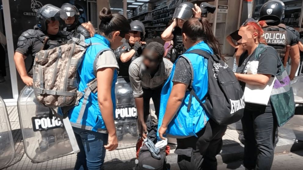 La Ciudad dispuso la custodia permanente por la Polic�a para evitar que vuelvan a instalarse
