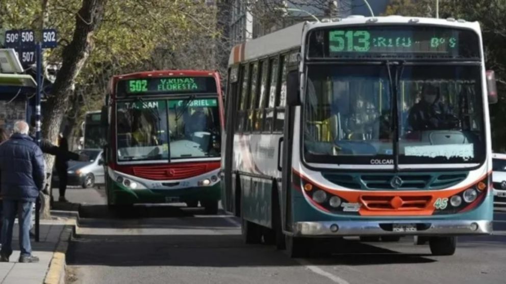 Aumenta el boleto de colectivo en l�neas del AMBA (NA).