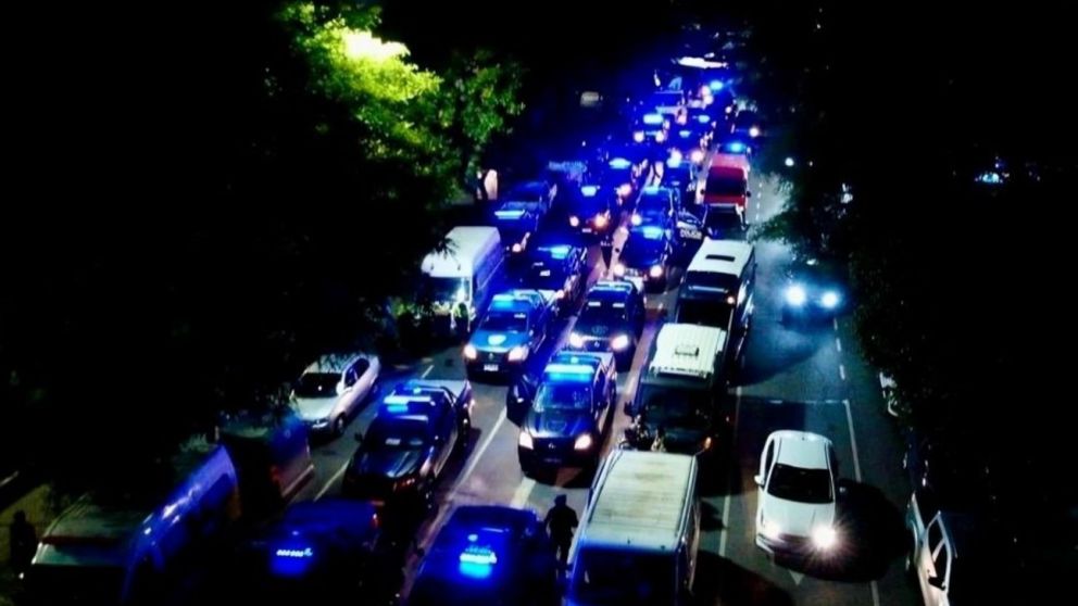 Megaoperativo policial en Flores