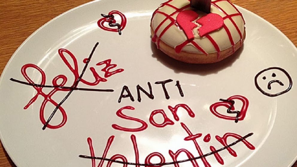 Cada vez hay más festejos Anti San Valentín: desde campamentos a fiestas y merchandising