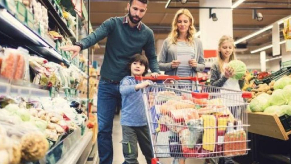 En agosto, una familia tipo necesitó casi $940.000 para no ser pobre