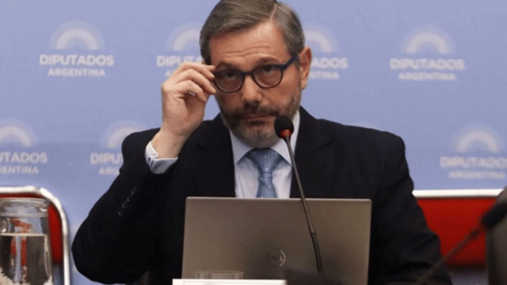 El Gobierno le solicitó la renuncia al titular de ANSES, Mariano de los Heros y ya tiene a su reemplazante