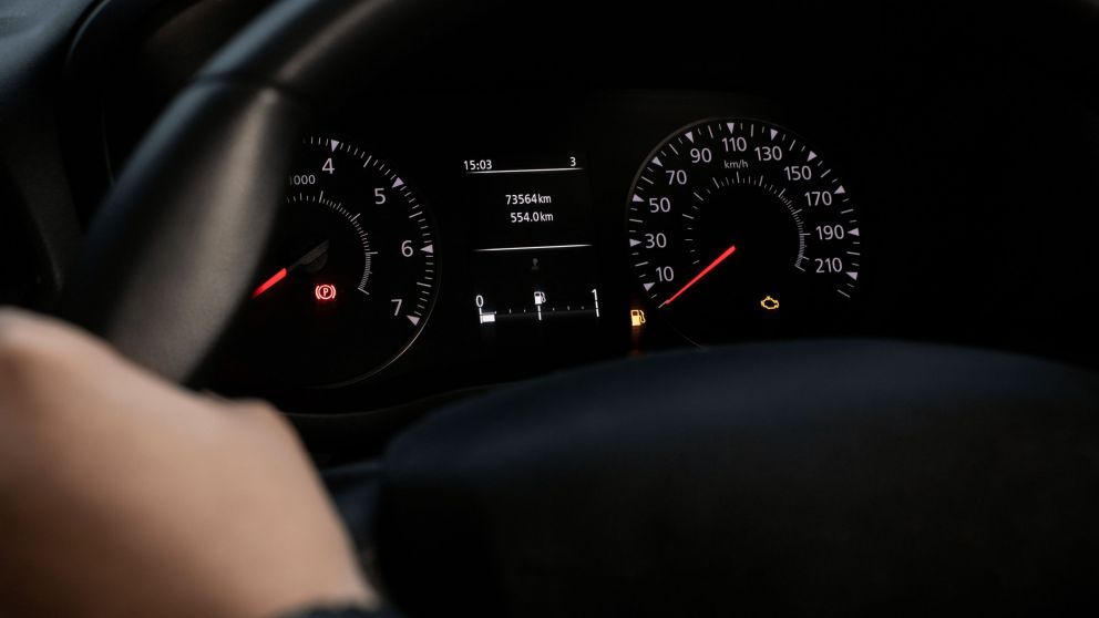 Tablero de auto (Freepik)