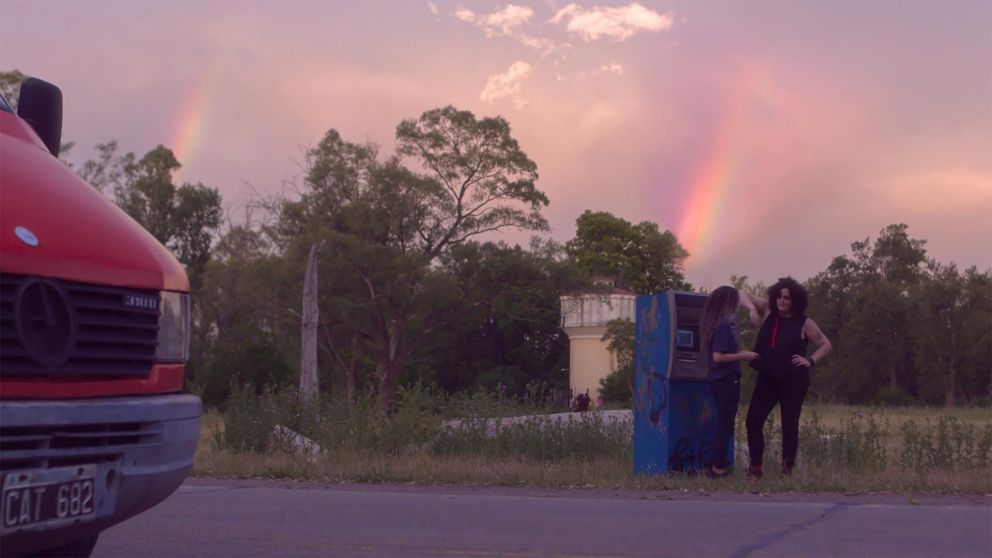 íCaigan las rosas blancas!, el filme de la argentina