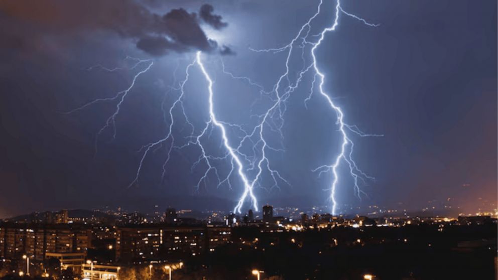 La tormenta de Santa Rosa es un fenómeno meteorológico que suele presentarse en nuestro país a fines de agosto y comienzos de septiembre (Imagen ilustrativa).