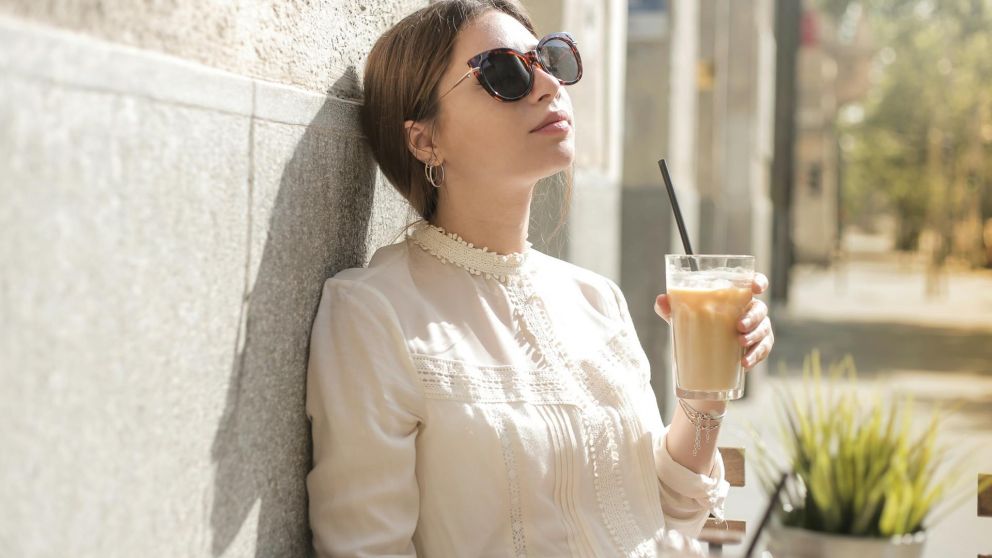 Para la playa, mejor lentes verdes; en la ciudad, ámbar o marrones