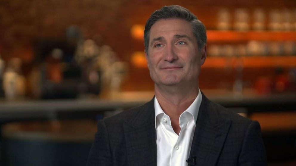 USD 96 millones fue el paquete de compensación que Starbucks otorgó a su nuevo CEO, Brian Niccol