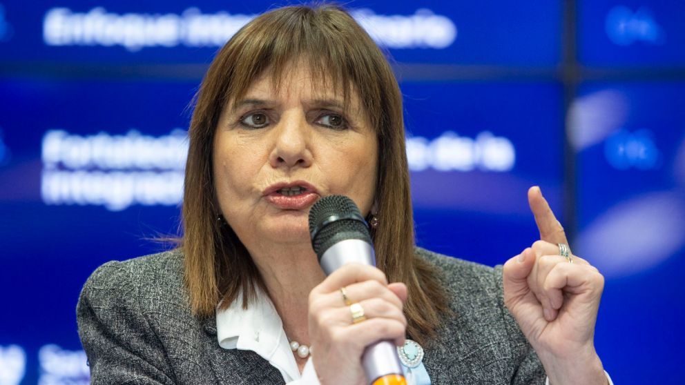 Patricia Bullrich remarcó la importancia de "cuidar a la población" frente al narcotráfico