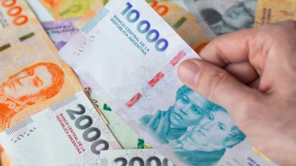 Se espera que los salarios sigan subiendo si la inflación continúa desacelerándose