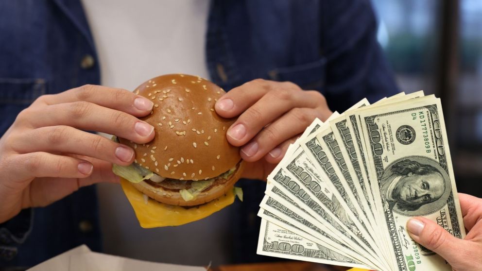 Argentina lidera el ranking regional del Big Mac más caro
y compite con el primer puesto mundial