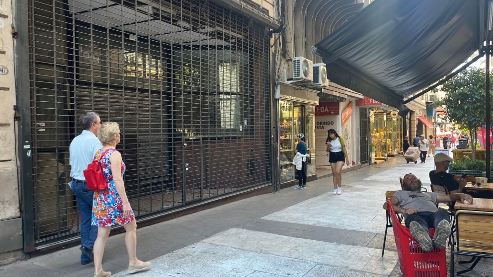 La peatonal Florida tiene 9 locales cerrados sólo entre Santa Fe y Paraguay