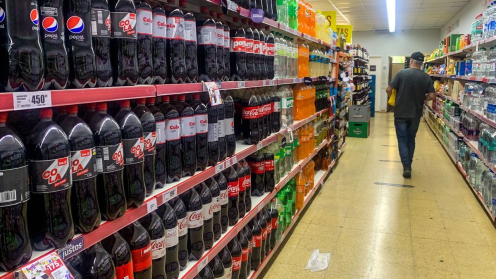 Una marca de gaseosa cola está prohibida en las grandes cadenas
