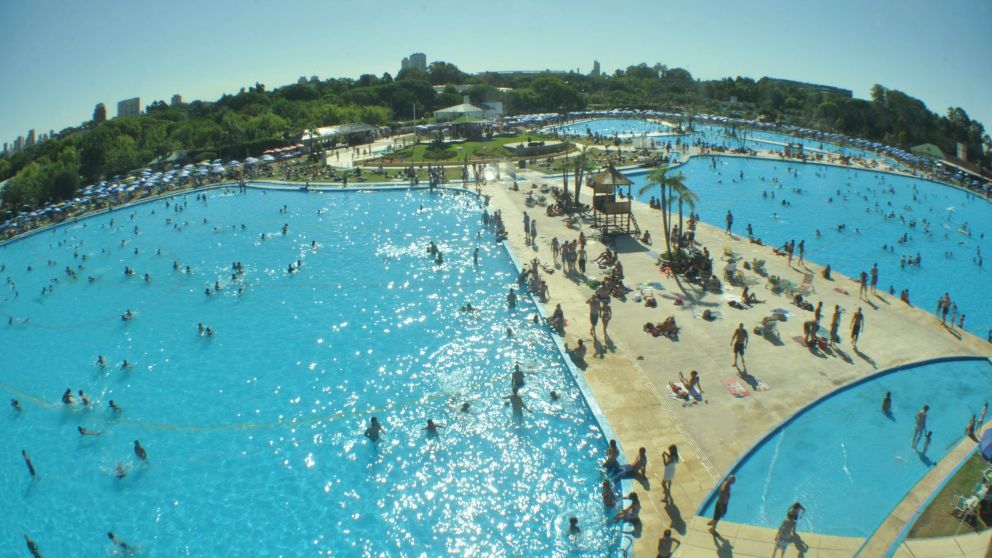 El verano también se disfruta en Buenos Aires: los precios de todas las entradas a las piletas