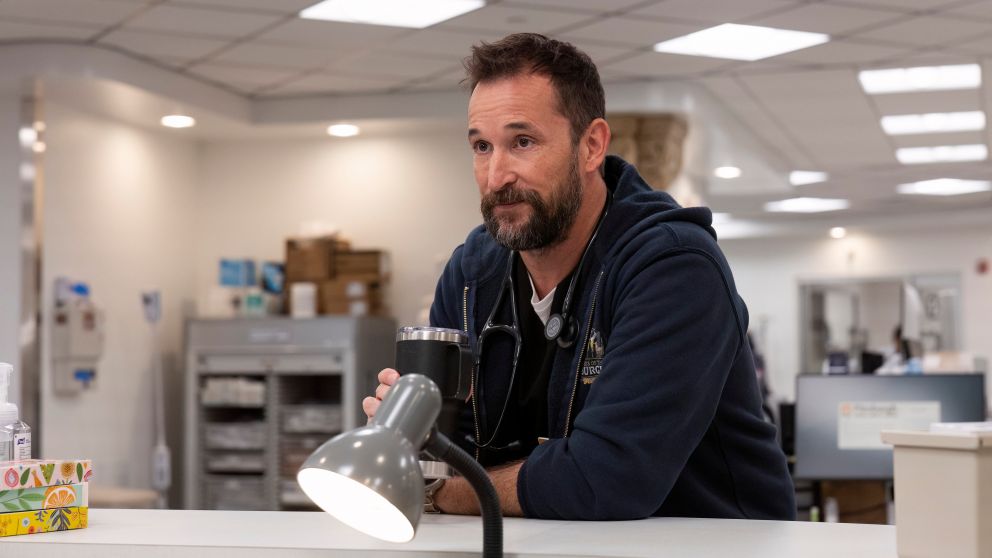 La serie marca el regreso de Noah Wyle, cara conocida de ER