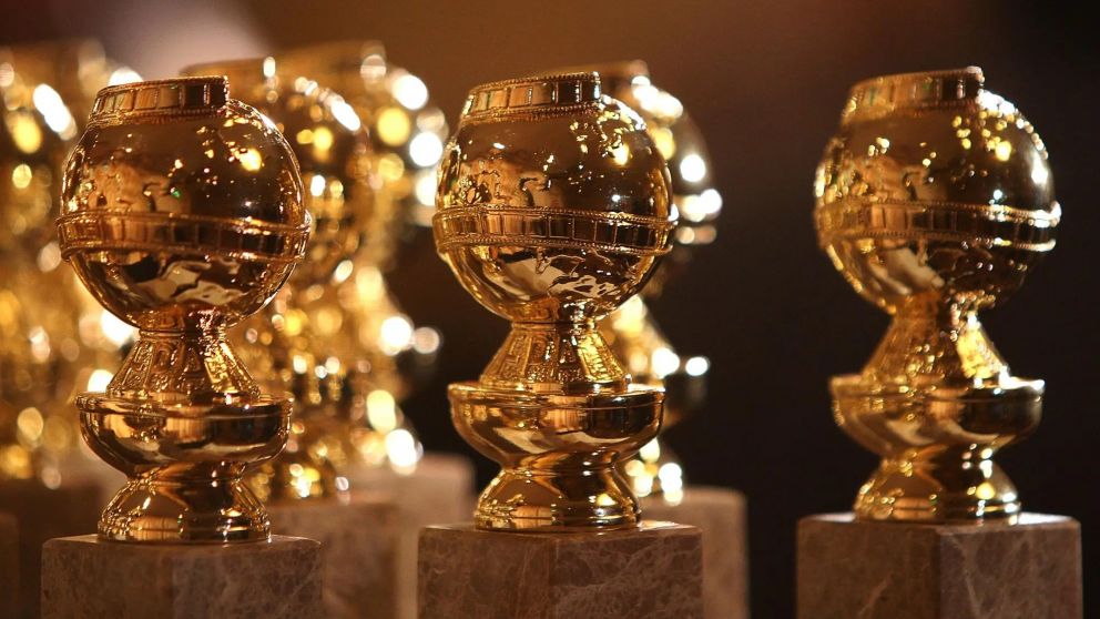 La comediante Nikki Glaser marcará un hito conduciendo los Golden Globes