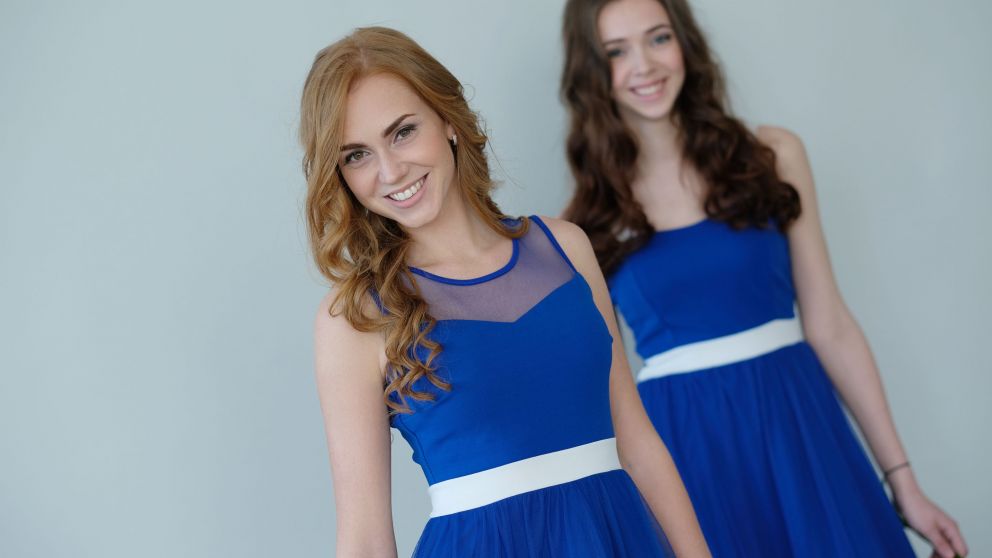 Vestidos azules (Freepik)