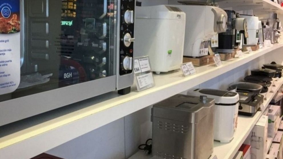 Los días especiales de compra, el aguinaldo y una leve recuperación del salario empujaron las pequeñas compras