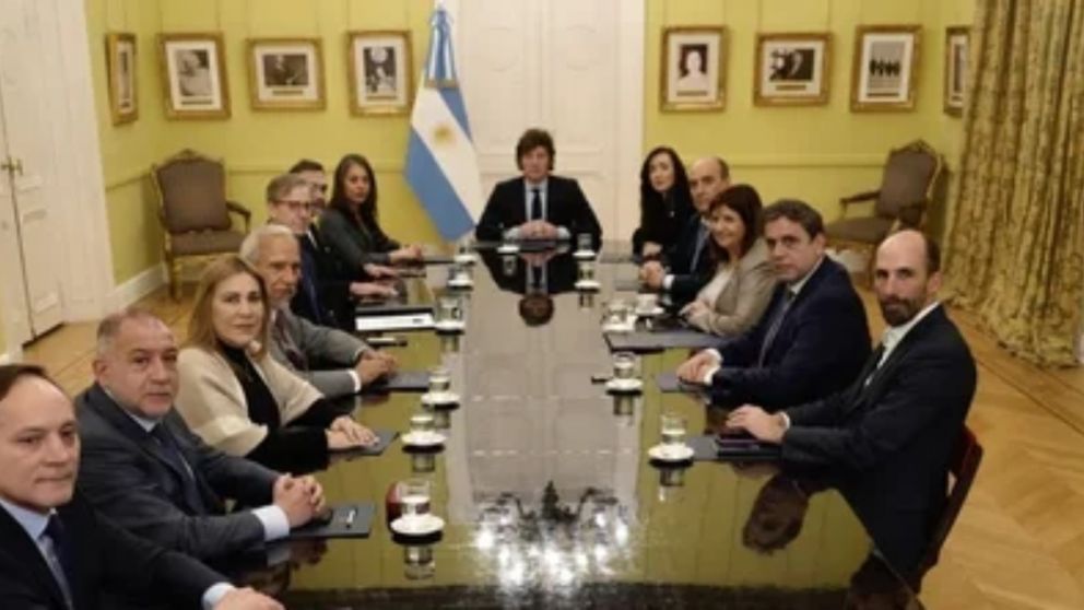 La foto de Milei, Villarruel, Francos y Bullrich con los dialoguistas del Senado este mediod�a