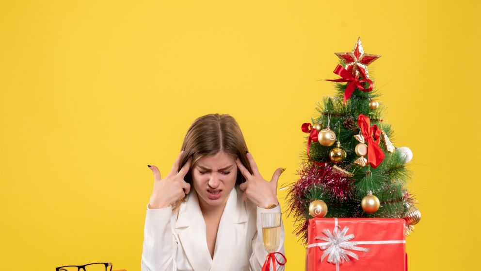 El estrés puede generar dolores de cabeza e insomnio