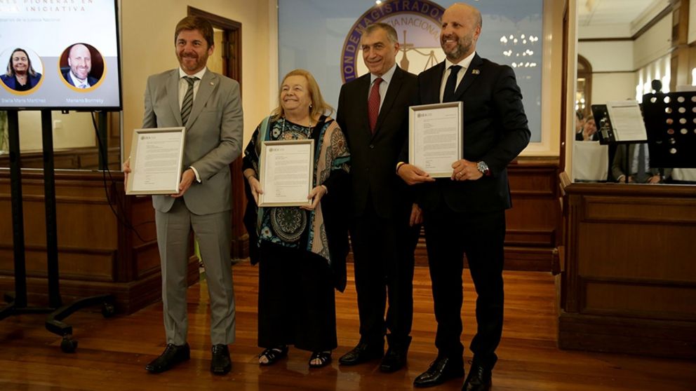Reconocen a la DGN por su participación en el proyecto educativo “Puentes Institucionales”.