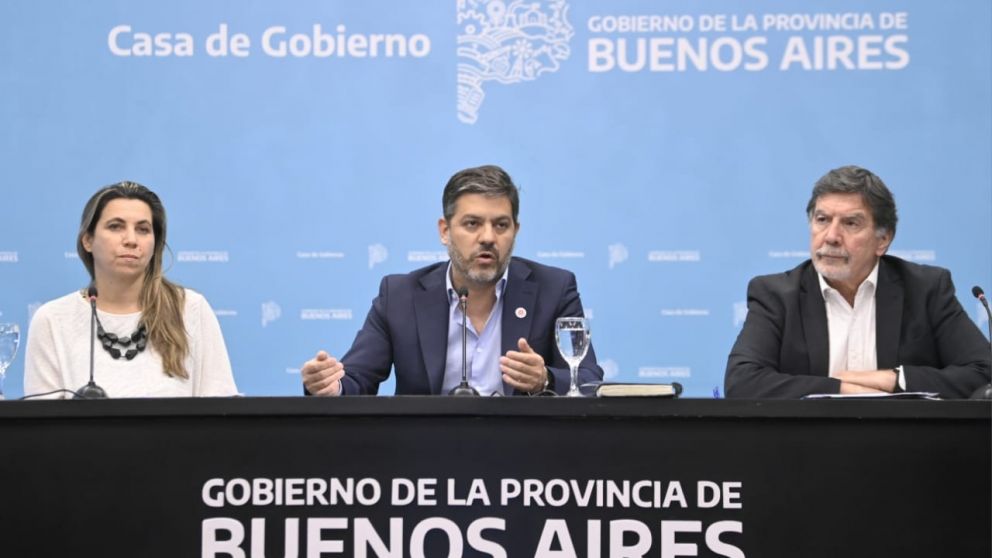 Kicillof encomendó establecer un diálogo con el Gobierno de Milei para avanzar en el traspaso de Aerolíneas Argentinas