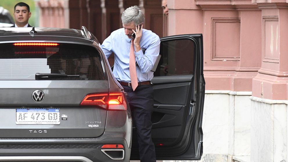 Rogelio Frigerio firmó el acuerdo en Casa Rosada este mediodía