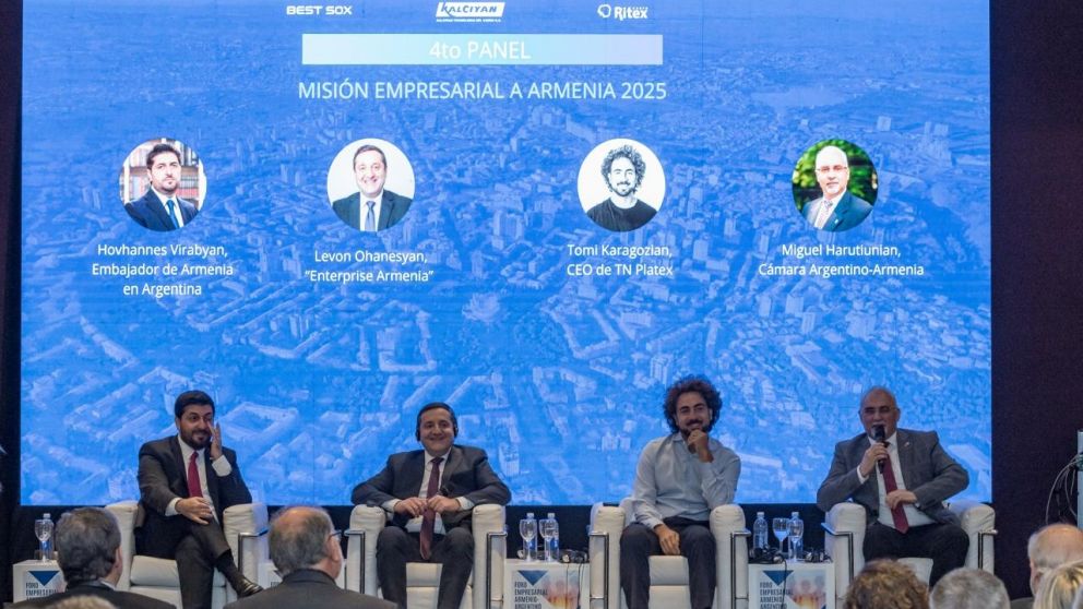 El panel que abrió el encuentro