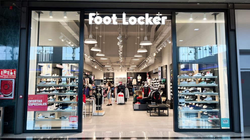 La cadena de venta de ropa y calzado deportivo Foot Locker cerrará unas 400 tiendas