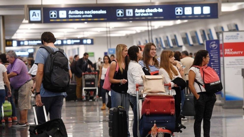 El tráfico aéreo de pasajeros en la región creció 4,6% en octubre