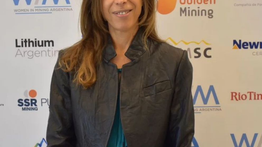 La presidenta de la Comisión Directiva de Women in Mining Argentina (WiM Argentina) compartió su visión sobre el avance de las mujeres en el sector minero y los desafíos que aún quedan por superar. Fue en el encuentro de WiM que se desarrolla en el marco