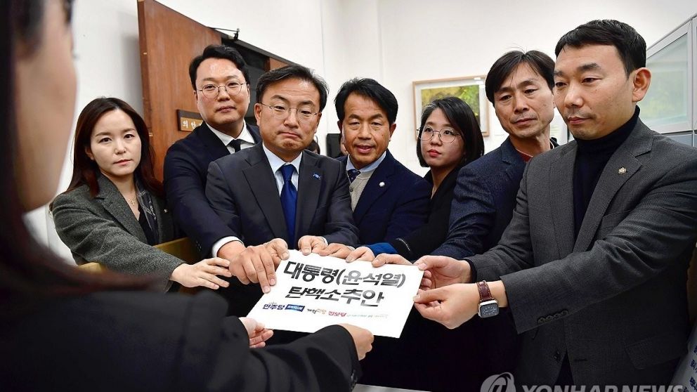 Los partidos opositores presentan un proyecto de ley para destituir a Yoon