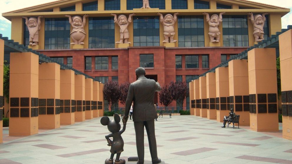 Disney acuerda pagar USD43 millones para resolver demanda sobre salarios de las mujeres