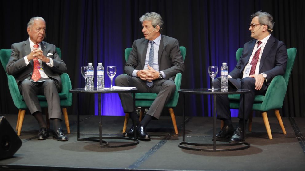 Juan Pazo en su participaci�n en la XXX Conferencia Industrial