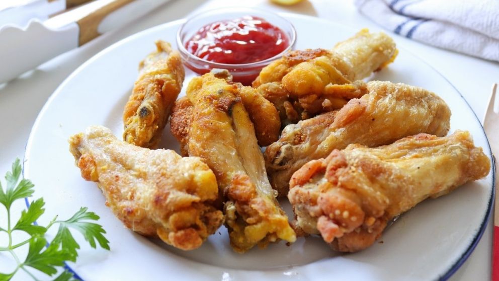 Crece la venta de alitas de pollo, menudos y carcazas