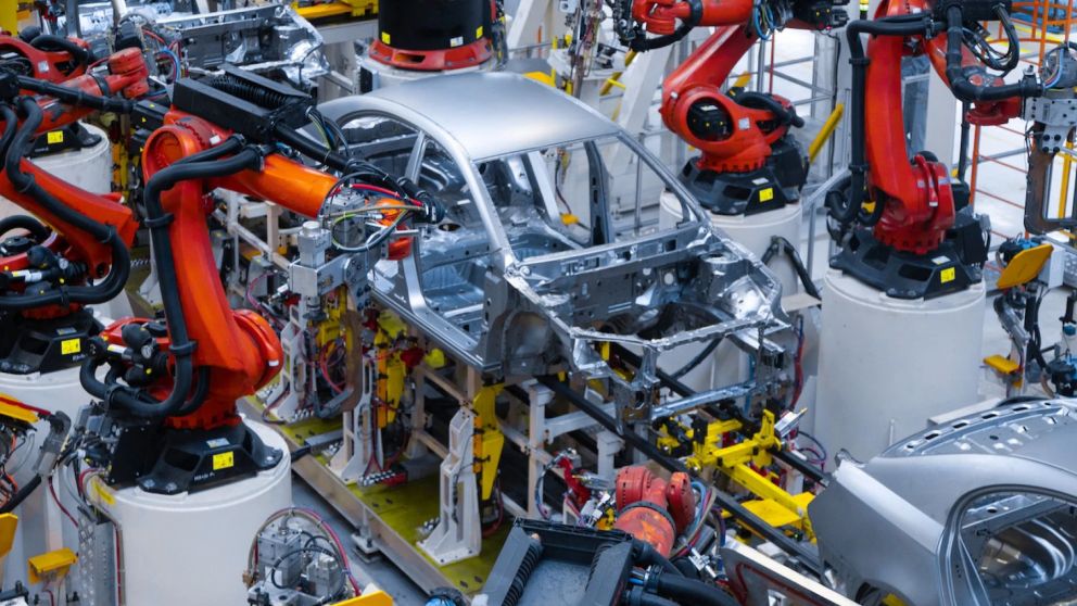 Se recupera la producción de autos, pero caen exportaciones