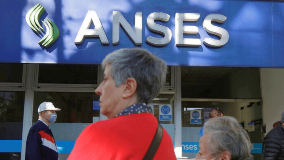 ANSES avanza con el calendario de pagos 2024 para jubilados, que llegará con un nuevo aumento y bono (Imagen ilustrativa).