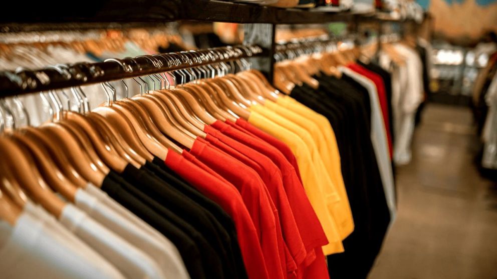 Una jean de primera marca en la Argentina sale el doble que en el exterior