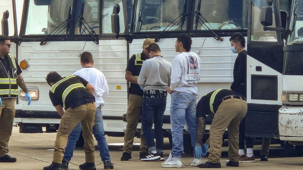 La salida masiva de inmigrantes afectaría de manera directa al mercado laboral y al consumo interno