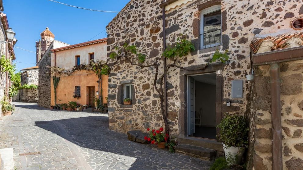 El pueblo ofrece "una variedad de propiedades", desde un precio mínimo de 1 euro hasta más de 100.000 euros