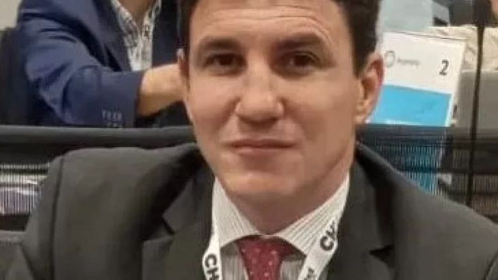 El titular de la cámara que nuclea a empresas pesqueras, Agustín De la Fuente, respaldó la medida del gobernador Claudio Vidal de acudir a la justicia por los bloqueos de los estibadores. Por otro lado, alertó por la idea de brindar servicio a barcos de