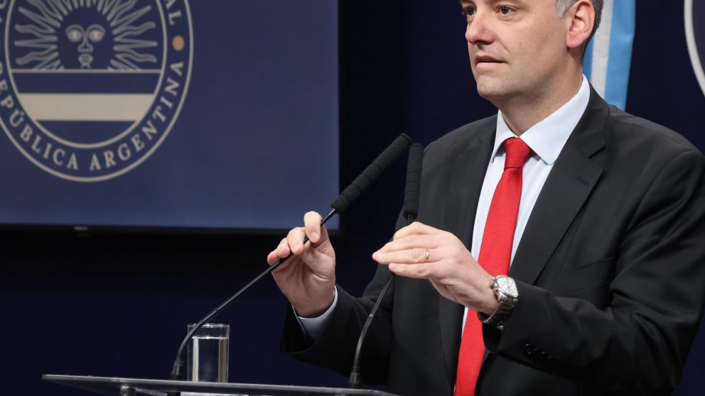 El vocero presidencial, Manuel Adorni, informó la nueva medida