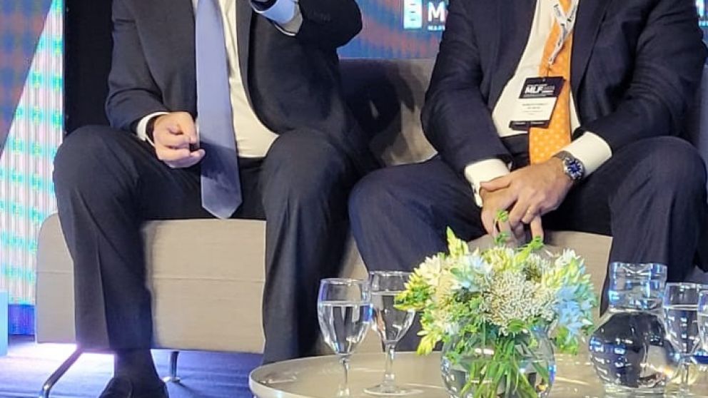 Quirno junto a Roberto Silva, titular de la CNV