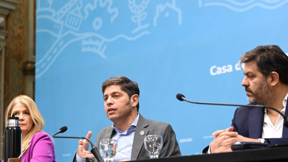 Kicillof analiz� con intendentes si desdobla elecciones y si habilita la reelecci�n indefinida