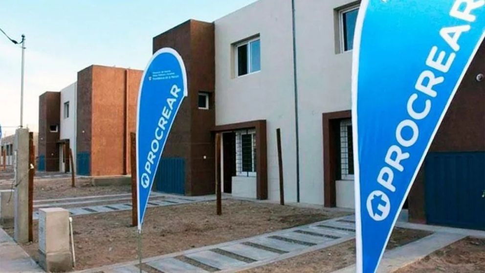 La continuidad del programa de construcción y adjudicación de viviendas familiares es una incógnita.