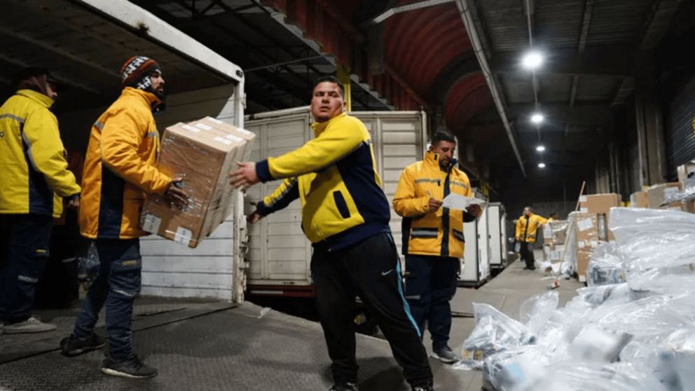 El Gobierno nacional desreguló el servicio de correos postal (Imagen Télam).