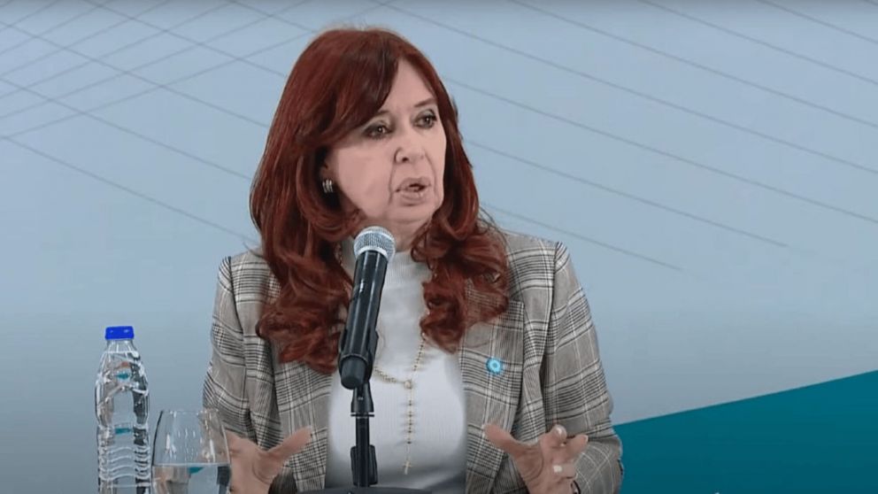 Cristina Kirchner dura con Kicillof